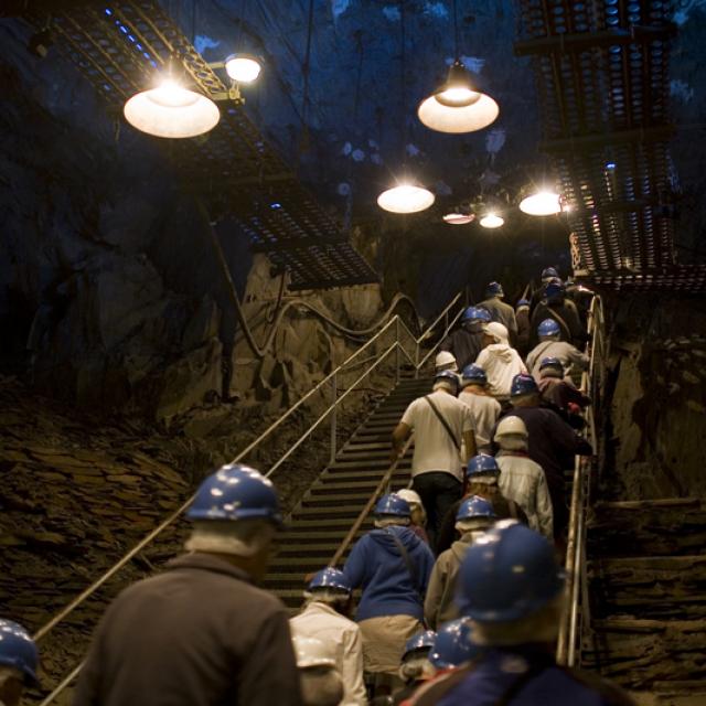 visite-126-mtres-sous-terre-3--la-mine-bleue-matthieu-serreau-light.jpg