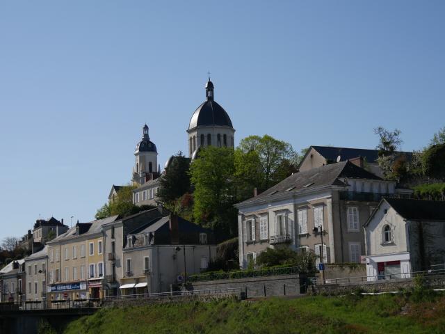 vue-sur-la-madeleine-segre-avril-2018-ot-anjou-bleu-1.jpg