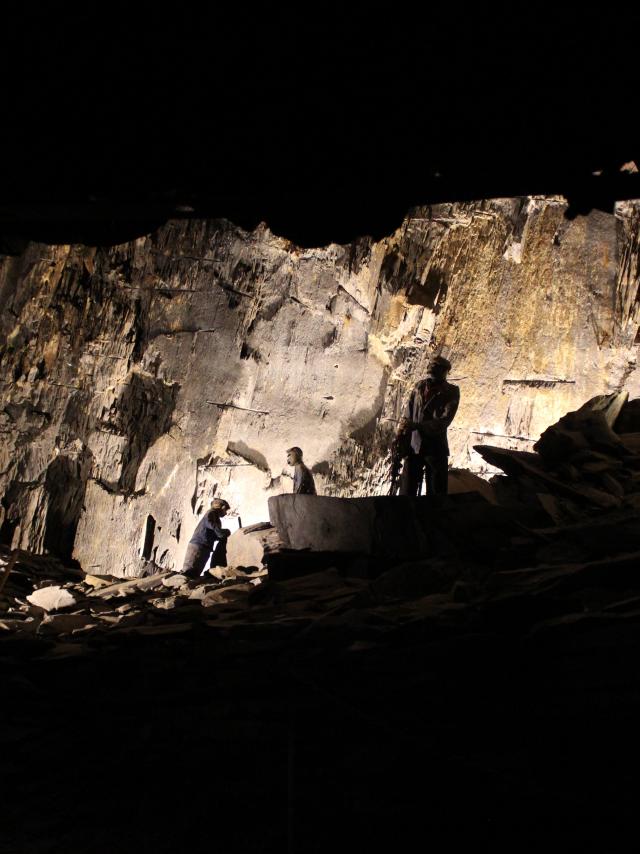 la-mine-bleue-chambre-dextraction-de-schiste-ardoisier.jpg